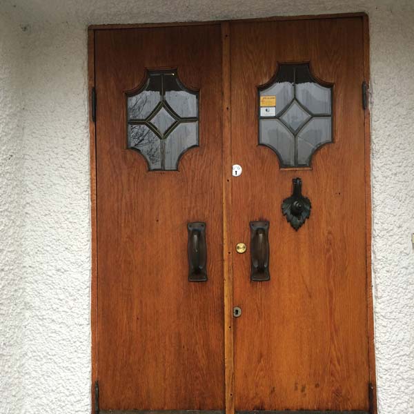 Oavsett nuvarande utseende på din ytterdörr, så kan vi få den att se bättre ut