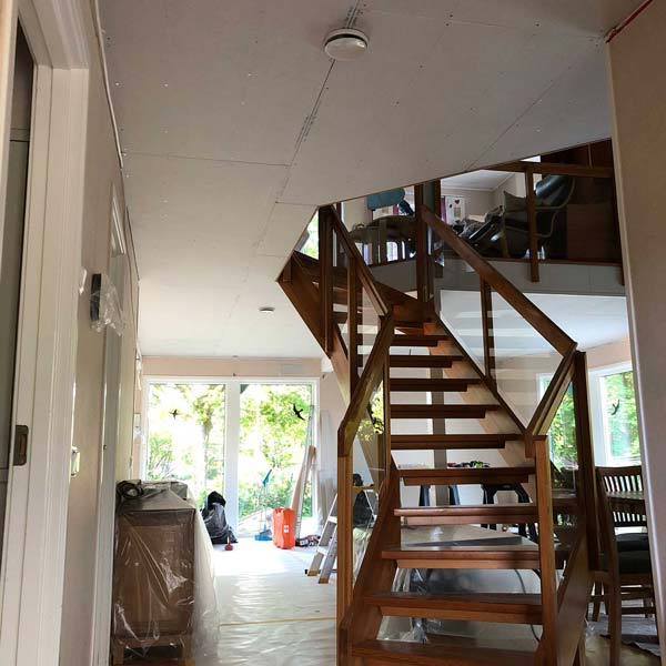 Nytt gipstak i Öjersjö efter vattenskada