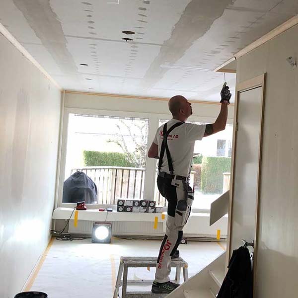 Nya innertak i gips i Torslanda