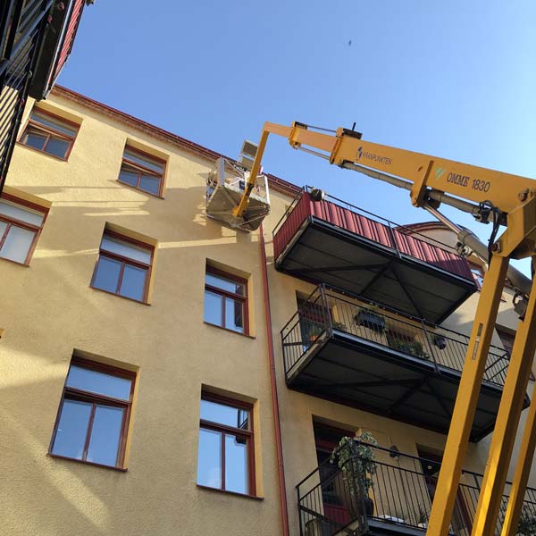 Fönstermålning från lift, Nordhemsgatan