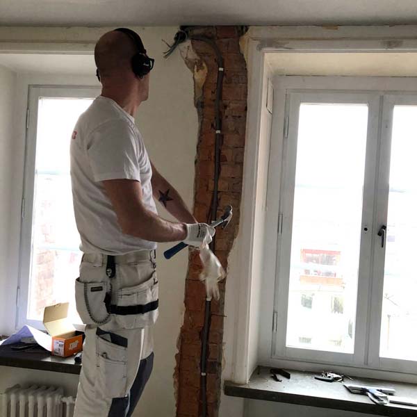 När muraren inte har tid, då får målaren lösa problemet själv