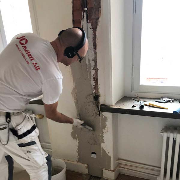 När muraren inte har tid, då får målaren lösa problemet själv