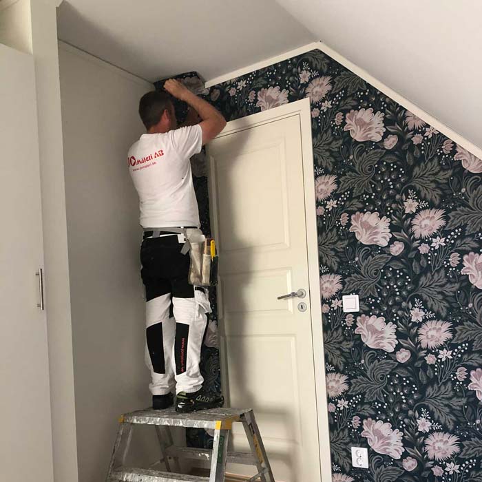 Två rum i Stora Höga, får nya tapeter